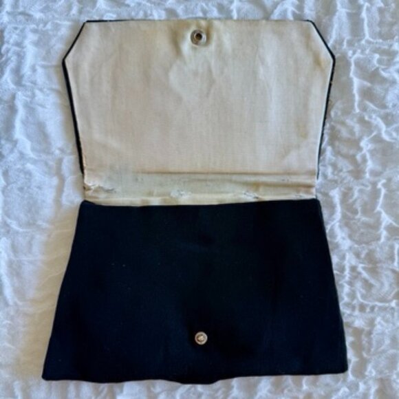 1930s Vintage Black Floral Petit Point Embroidered Clutch - Picture 8 of 13